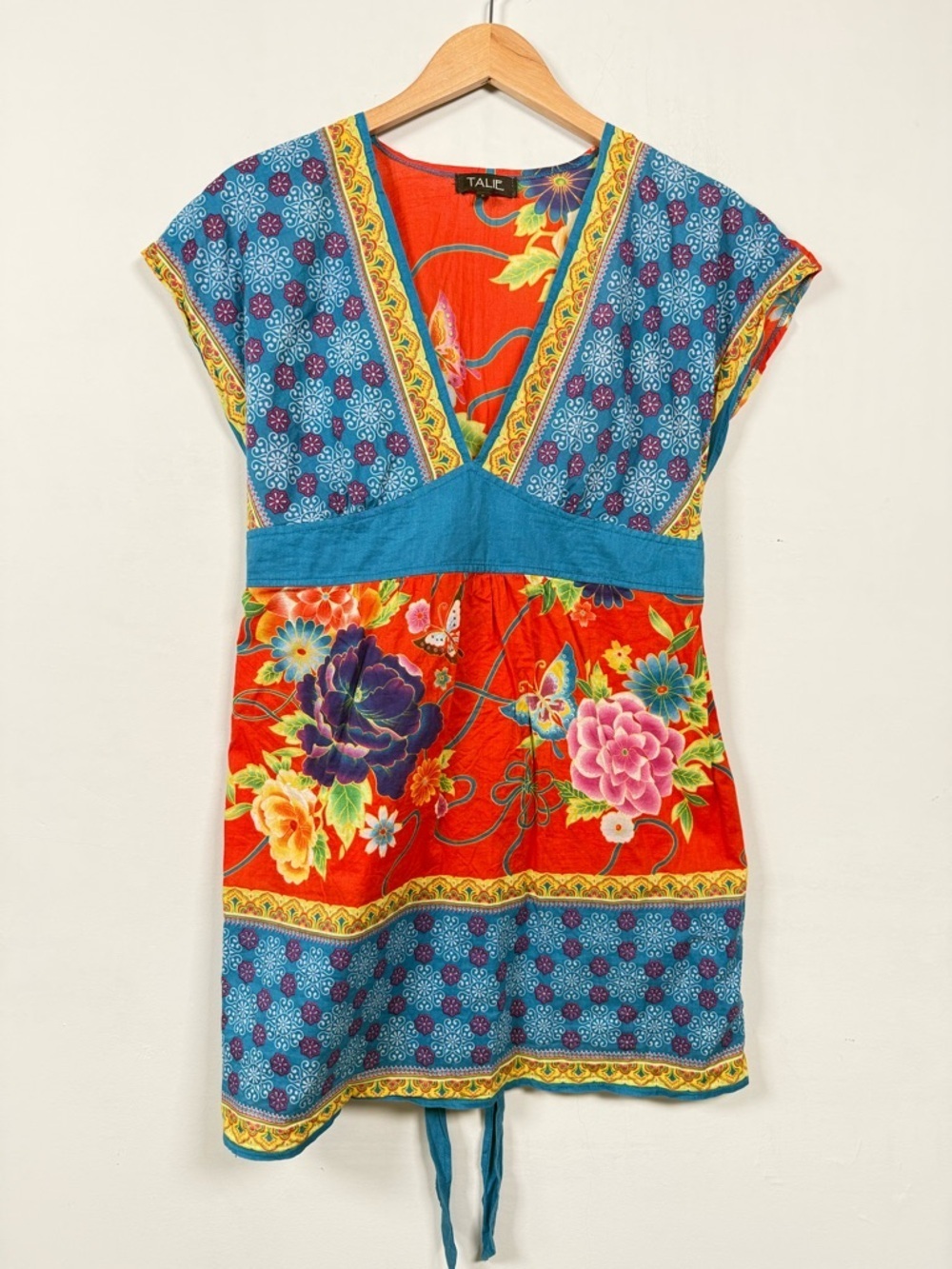 Talie Vibrant Babydoll V-Neck Tunic, Size L, Great Condition!